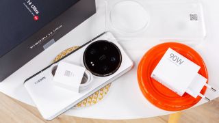 Giá đập hộp Xiaomi 14 Ultra vẫn giảm khủng chuyên gia nhiếp ảnh vạn người mê ăn đứt Galaxy S25 Ultra
