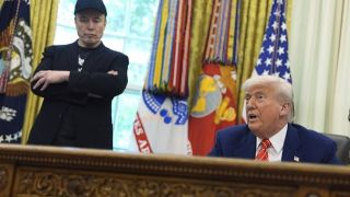 Tỷ phú Elon Musk khẩu chiến nảy lửa với ông Trump, nói 1 câu khiến Tổng thống Mỹ ‘mất kiên nhẫn’