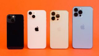 Bảng giá iPhone 13 tháng 6:  iPhone 13 mới đập hộp rẻ như cho, iPhone 13 Pro, Pro Max cũ hạ sập sàn