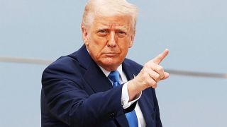 Tổng thống Trump tuyên bố chấn động khi Iran nã 14 tên lửa tấn công căn cứ Mỹ