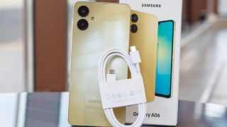 Đập hộp Galaxy A06 4G giá hơn 2 triệu: ‘Vua giá rẻ’ đẹp như iPhone 16, camera 50MP cực chất