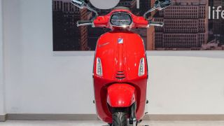 Soán ngôi Honda SH, ‘vua xe ga’ 155cc của Ý ra mắt với giá hấp dẫn, thiết kế sang chảnh, có cả ABS