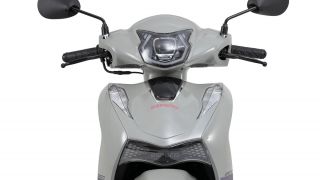'SH phiên bản cỡ nhỏ' chính thức ra mắt giá 23,5 triệu đồng: Thiết kế lấn át Honda Vision và SH Mode