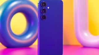 Galaxy S25 fullbox giá rẻ cuối tháng 6, bỏ xa iPhone 16 với bộ tính năng AI đa năng