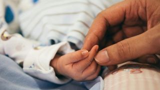 Dư luận phẫn nộ vụ bé gái 3 tháng tuổi bị xâm hại, sốc khi biết danh tính nghi phạm 