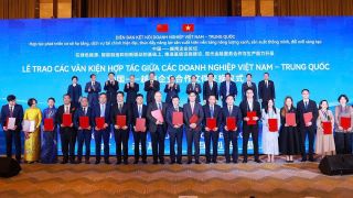 Huawei Technologies Co., Ltd và EVN ký kết Biên bản ghi nhớ hợp tác phát triển hạ tầng năng lượng bền vững 