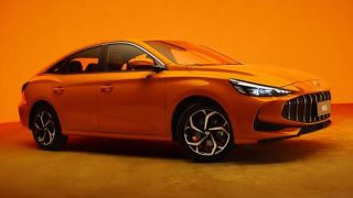 Quên Honda SH đi, dân tình đổ xô mua mẫu ô tô hạng C giá 189 triệu đồng này, thiết kế đẹp long lanh