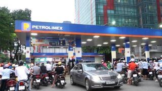 Giá xăng dầu hôm nay 2/7: Diễn biến thất thường, dân tình 'mừng rỡ' khi xăng giảm sốc từ chiều mai?