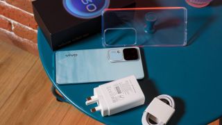 Hoa hậu tầm trung vivo V30 5G giá mềm đầu tháng 7, đánh bật cả Galaxy S24 lẫn iPhone 15