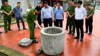 Danh tính 2 ‘đạo chích’ vào đình lấy trộm cổ vật 200 năm tuổi đem bán, bất ngờ với số tiền bán được