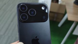 Đây chính là iPhone 17 bằng xương, bằng thịt với thiết kế hoàn toàn mới