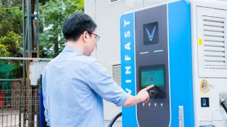 Bắt sóng xe điện sớm, chủ trạm sạc nhượng quyền chia sẻ cách đầu tư trăm tỷ 'không lo lỗ' cùng V-Green