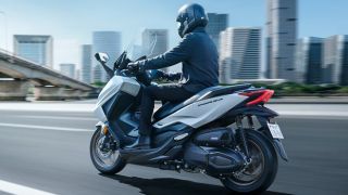 Tin xe hot 18/7: Honda ra mắt ‘vua xe ga’ mới tinh với giá hấp dẫn, trang bị ‘vượt mặt’ Honda SH
