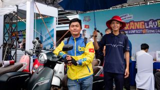 Nhiều tài xế công nghệ ở TP.HCM chủ động chuyển đổi sang xe điện