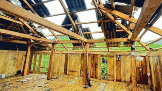 Thanh Hóa bị thiệt hại nặng nề dù bão số 3 - bão Wipha chưa vào: 221 căn nhà đã bị tốc mái