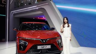 Doanh nhân trẻ Indonesia hết lời khen VinFast VF 7: ‘Rất thể thao, thời thượng và đậm chất châu Âu’