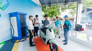 Sự kiện thu xe xăng, lên đời xe xanh tại TP. HCM trở thành ngày hội của giới tài xế dịch vụ