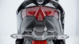Tin xe trưa 31/7: Honda Vario mới giá 39 triệu đồng rẻ hơn Air Blade đã về Việt Nam với màu cực đẹp