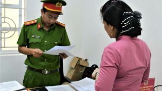 Phẫn nộ vụ việc bảo mẫu ném bé 1 tuổi xuống nền nhà khiến bé bị chấn thương sọ não, lý do gây bức xúc