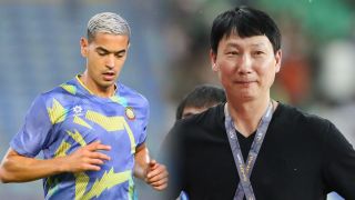ĐT Việt Nam đón 'viện binh' chất lượng, HLV Kim Sang-sik có 'vũ khí mới' đấu Malaysia
