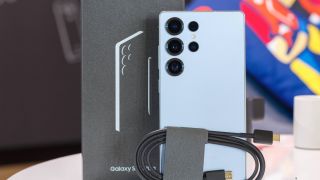 Giá đập hộp Galaxy S25 Ultra giảm cả chục triệu, AI thông minh đánh bật iPhone 16 Pro Max