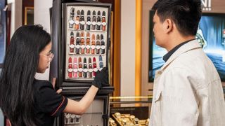 Hirsch: Dây da đồng hồ chống nước, an tâm chơi thể thao
