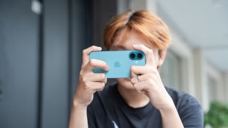 Có nên mua iPhone 16 không? Nên mua dòng nào tốt?