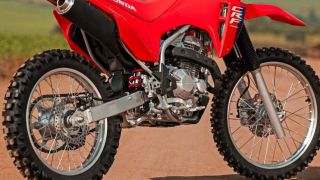 Tin xe trưa 15/8: ‘Vua côn tay’ mới của Honda ra mắt với giá rẻ, trang bị đè bẹp Winner X và Exciter