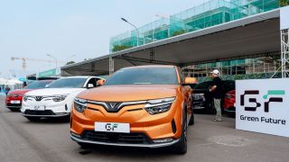 Đổi xe xăng cũ lấy xe điện VinFast tại Hà Nội: Tài xế dịch vụ nhận ưu đãi kép với Limo Green