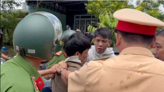 Quá trình truy đuổi ô tô 'thông chốt' trốn kiểm tra hơn 30km: Xảy ra va chạm với 2 người đi đường