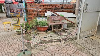Sau tiếng nổ lớn, người dân bàng hoàng phát hiện người đàn ông nằm trên vỉa hè với bàn tay và đùi phải bị dập nát