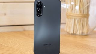 Samsung ra mắt bộ đôi vua tầm trung Galaxy A17 và Galaxy A07: Thiết kế thời thượng, tính năng AI thiết yếu, bảo mật cao