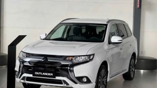Giá xe Mitsubishi Outlander lăn bánh cuối tháng 8/2024: Ngập tràn ưu đãi, quyết ‘gạt giò’ Mazda CX-5