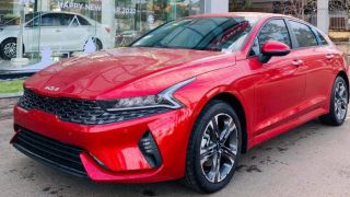 Bảng giá lăn bánh Kia K5 đầu tháng 9/2025 kèm khuyến mại khủng, nhăm nhe hạ knock-out Toyota Camry