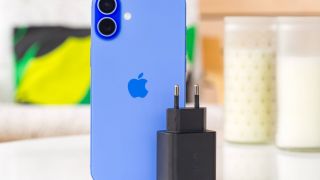 Tháng 9, Phone 16 Plus rẻ hơn iPhone 16 Pro Max 10 triệu, mượt ngang cơ, cực đắt hàng trên toàn cầu