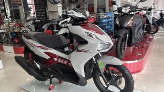Bảng giá xe Honda Air Blade 2025 giữa tháng 9/2025 giảm cực mạnh: Đả bại Yamaha NVX V3 vì giá quá rẻ