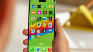 iPhone 15 Plus giá tụt sâu, rẻ như bèo vì thua kém iPhone 16 Plus, iPhone Air nhiều, độ ngon vẫn cao