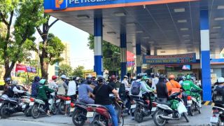 Giá xăng dầu hôm nay 15/9: Giữ vững đà tăng ngày đầu tuần, dự báo sẽ còn tiếp tục 'leo thang'!