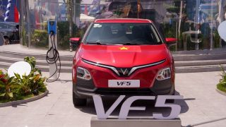 Bán hơn 27.000 xe trong 8 tháng, VinFast VF 5 tiếp tục là ‘xe quốc dân’ của người Việt