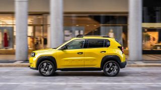 Ra mắt mẫu SUV cỡ B mới của Ý có thiết kế đẹp long lanh, giá 448 triệu đồng rẻ gần bằng Kia Morning