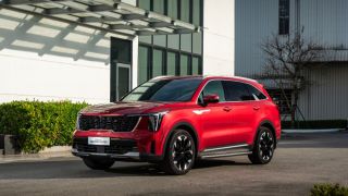 Giá lăn bánh Kia Sorento cuối tháng 9/2025 cực hấp dẫn, thách thức Toyota Fortuner và Ford Everest