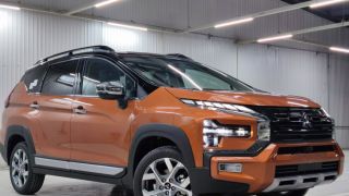 Giá lăn bánh Mitsubishi Xpander Cross mới nhất cuối tháng 9/2025 rẻ như cho, quà tặng đi kèm hấp dẫn
