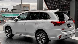 Giá lăn bánh Mitsubishi Outlander cuối tháng 9/2025 vẫn cực 'mềm', đả bại Honda CR-V và Mazda CX-5