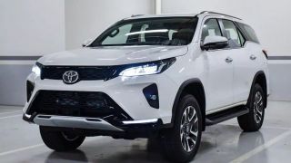 Giá lăn bánh Toyota Fortuner cuối tháng 9/2025 giảm cực sâu, hạ gục Hyundai Santa Fe và Ford Everest
