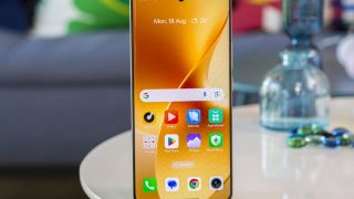 Bảng giá điện thoại Realme mới nhất tháng 10: Giá rẻ dễ mua, bậc thầy AI Realme 15 Pro đại chiến Galaxy S25