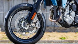 Suzuki ra mắt chính thức ‘vua côn tay’ mới đỉnh hơn Honda Winner R, trang bị đè bẹp Exciter, giá mềm