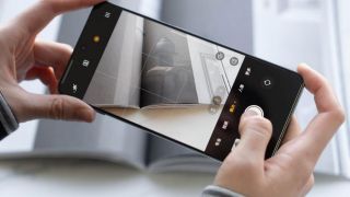 Tin được không? Smartphone 10 triệu đồng giờ cấu hình ngang ngửa flagship