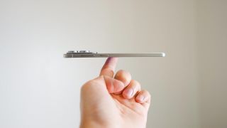 Điện thoại mỏng là xu hướng nhất thời - Galaxy S25 Edge lao dốc, Samsung có thể phải đổi chiến lược!