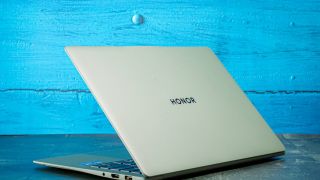 Đánh giá Honor MagicBook Art 14 2025: Ultrabook siêu mỏng nhẹ, rẻ hơn MacBook Air cả chục triệu