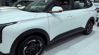Kia chính thức ra mắt mẫu MPV 6 chỗ giá 420 triệu đồng: Có ghế thương gia, đè bẹp Mitsubishi Xpander
